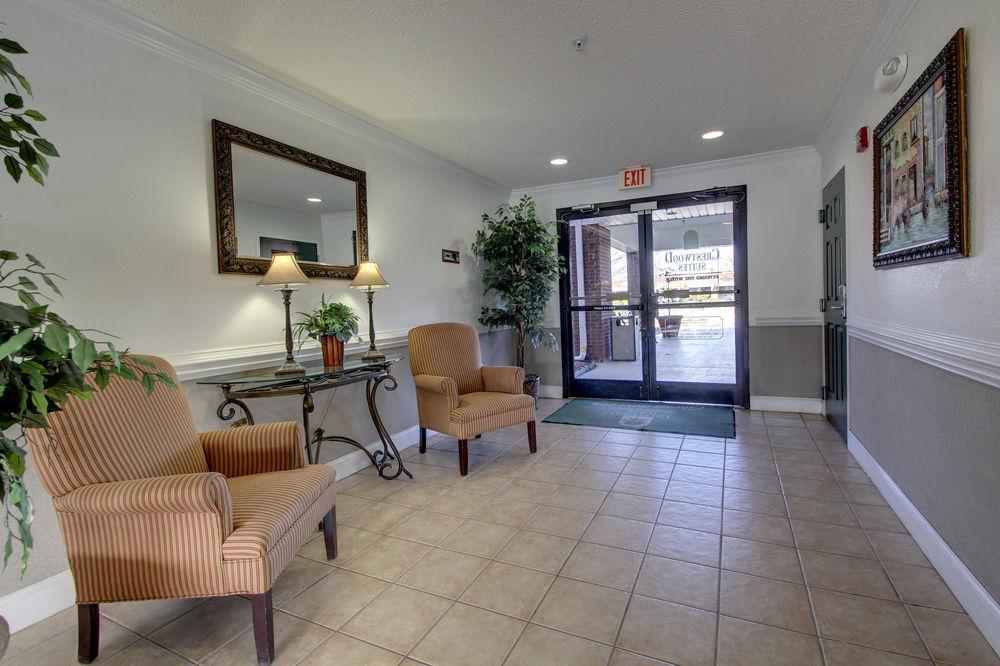 Intown Suites Extended Stay Greensboro Nc - Airport Zewnętrze zdjęcie