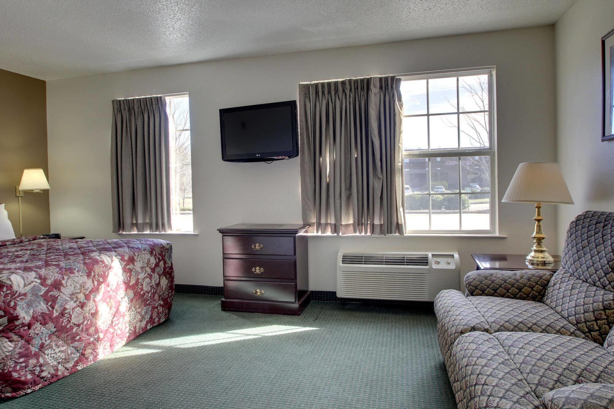 Intown Suites Extended Stay Greensboro Nc - Airport Zewnętrze zdjęcie