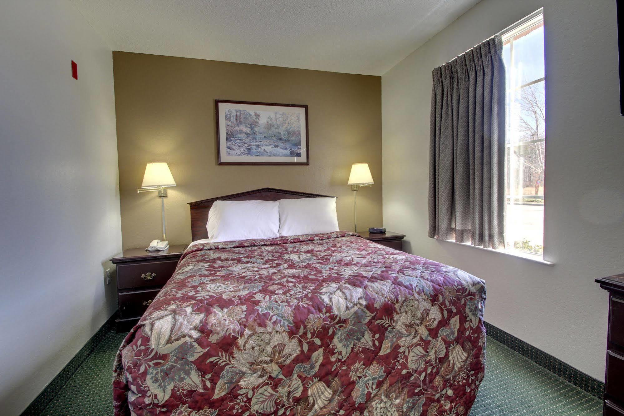 Intown Suites Extended Stay Greensboro Nc - Airport Zewnętrze zdjęcie
